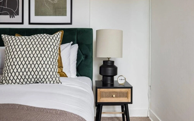 The Vauxhall Bolthole - Elegant and Bright 2bdr Flat