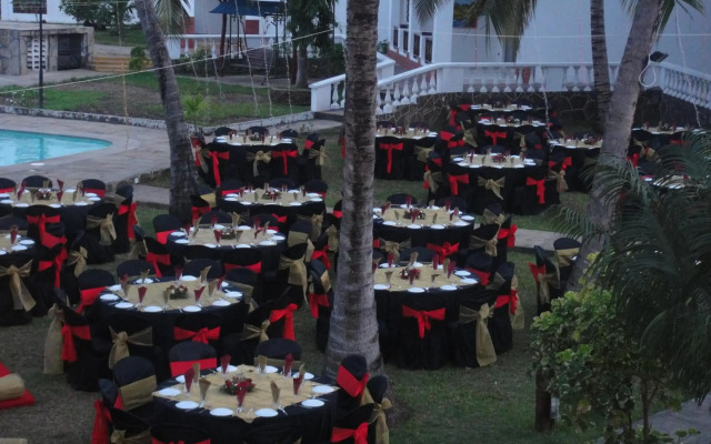 Nyali Beach Holiday Resort
