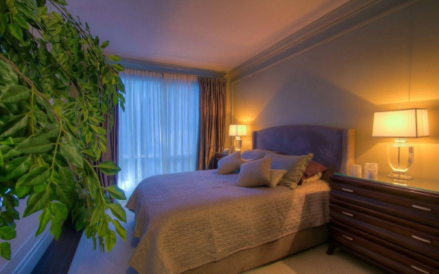 Sky Suites Yorkville