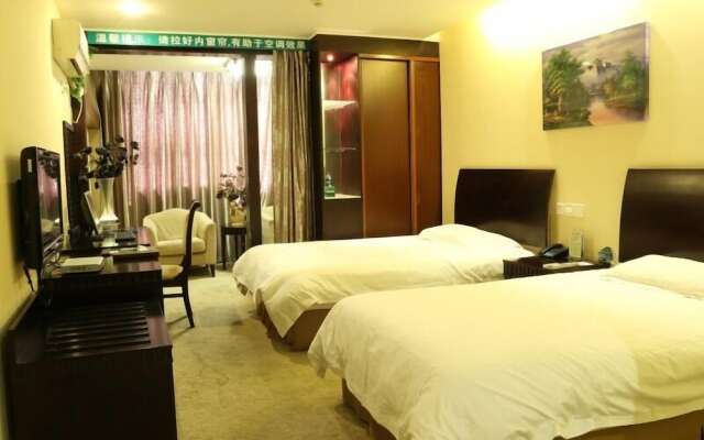 GreenTree Inn Taicang Baolong Square Hotel