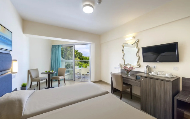 Tofinis Hotel
