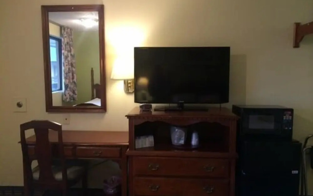 Hospitality Inn - Buffalo Airport