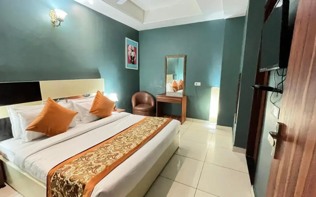 Qotel Hotel Church House Rohini Sector 15