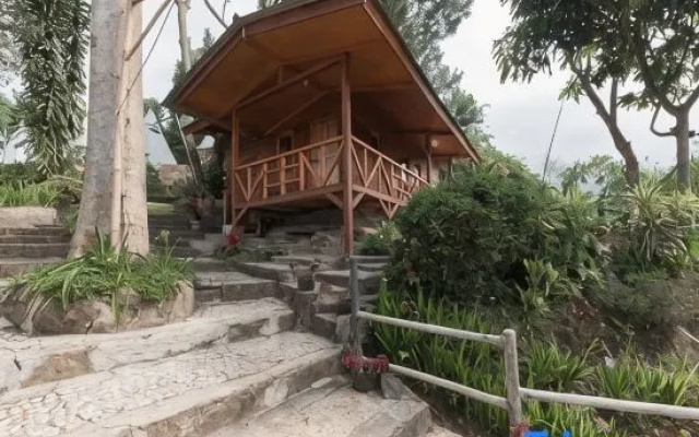 Urbanview Hotel d'Pineapple Villa Ciater by RedDoorz – Outside – Ciater