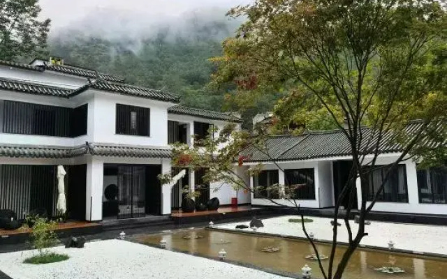 Qingdu Fragrant Lodge (Shangri-La Tiger Leaping Gorge Branch)