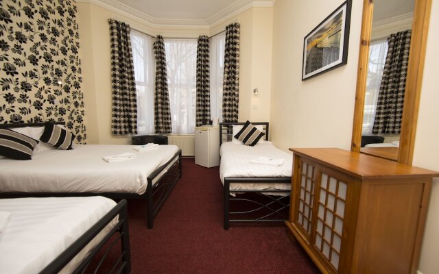 Royal Guest House by Saba