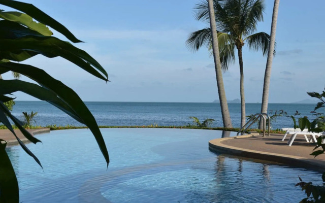 4 Bedroom Villa Gold Footsteps to Beach