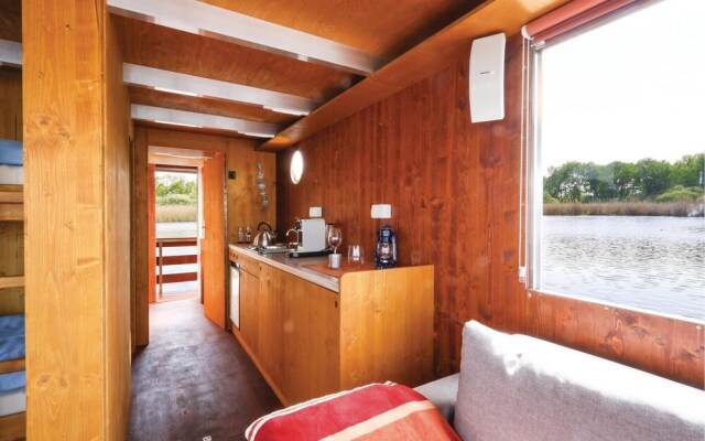 Amazing ship-boat in Radewege with 2 Bedrooms