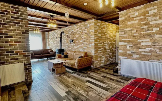 Yeşilsu taş konağı