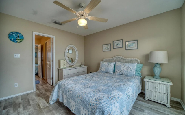 Rainbows End - 100-b Shell Ct