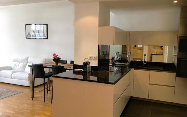 Golden Triangle 2Br/2Ba