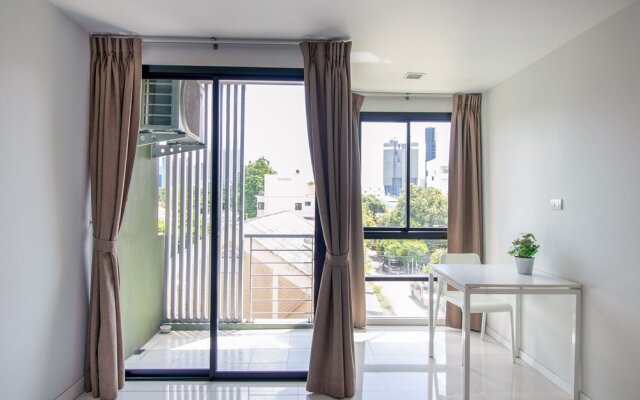 Peaberry Place Apartment by OYO Rooms