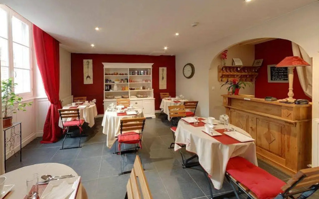 Hotel Saint Yves