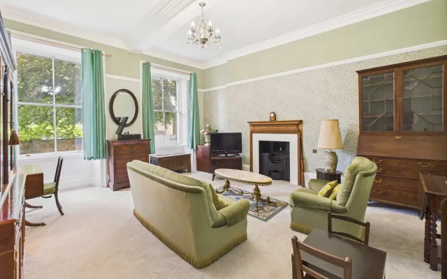 Host Stay Thornecroft