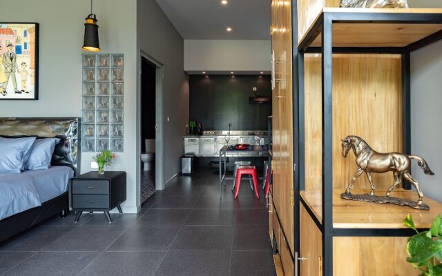 Hillside Lovina Studio