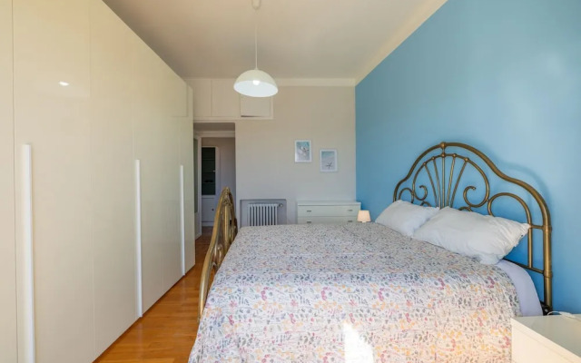 Sea View Central Apartment