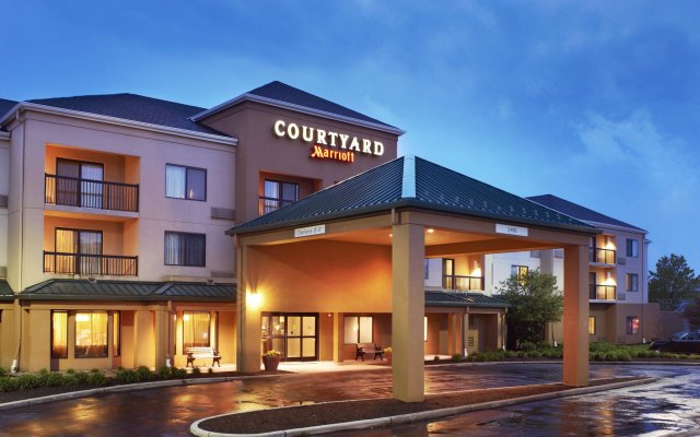 Courtyard by Marriott Cleveland Airport North