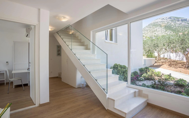 Villa Bol Brac save 15 percent on Split-villas com