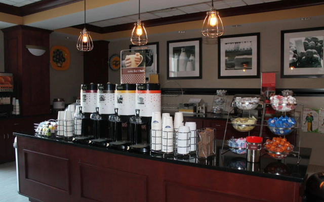 Hampton Inn & Suites Staten Island