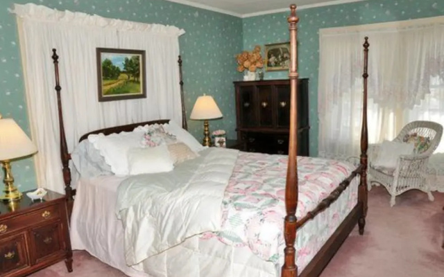Tucker Hill Inn