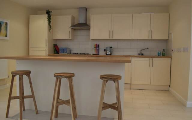 Spacious 1 Bedroom House in Fulham