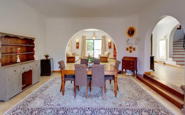 Superlative 4 Bedroom Villa With Private Pool