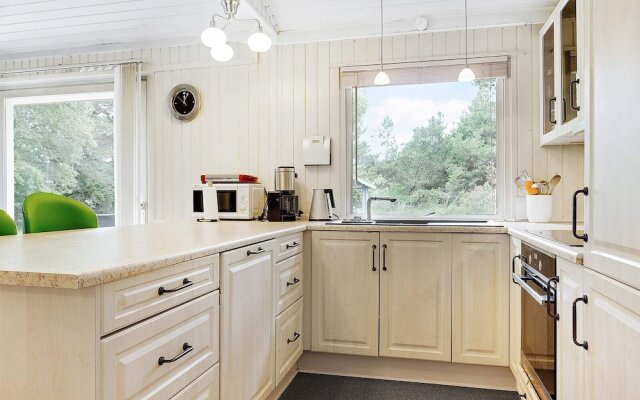 Garden View Holiday Home in Frederikshavn near Sea