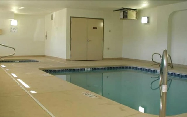 American Inn & Suites