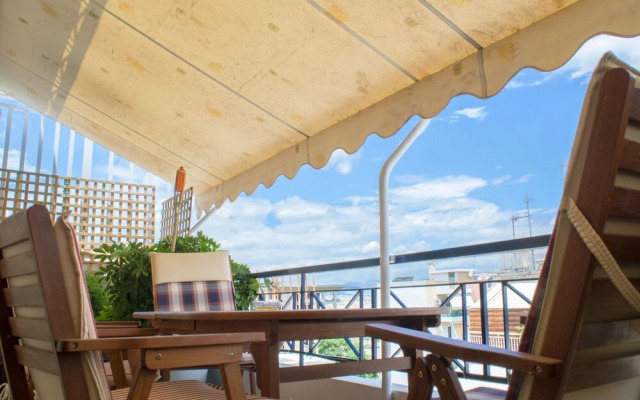 Aphrodite 6th flr apt 5' from metro