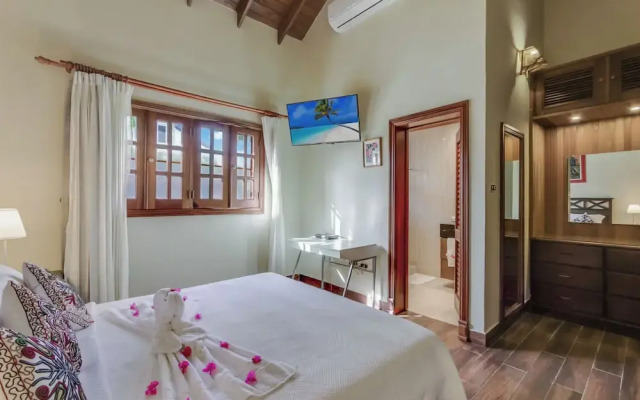 Beautiful Villa with Pool Gym and Maid