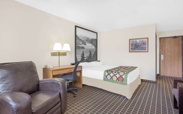 Super 8 Sitka
