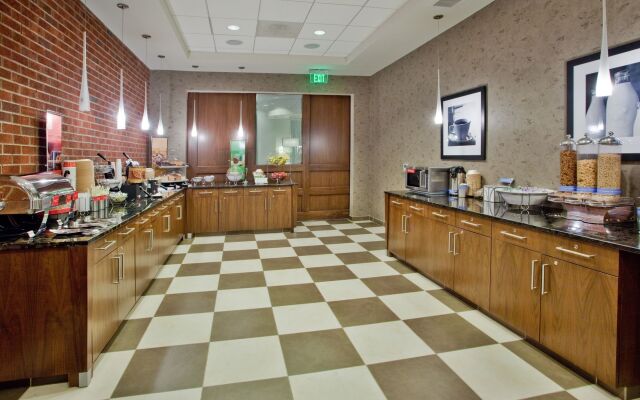 Hampton Inn & Suites Chapel Hill-Carrboro/Downtown