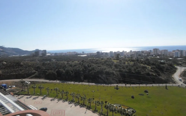 Azura Park Residence