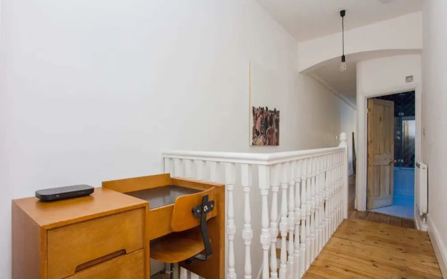 Bright 2 Bedroom Apartment in South East London