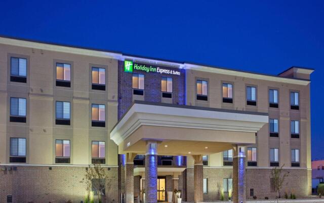 Holiday Inn Express & Suites Airport - Lincoln, an IHG Hotel