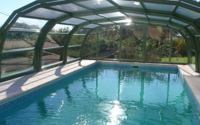 Hébergements Insolites en cabanes