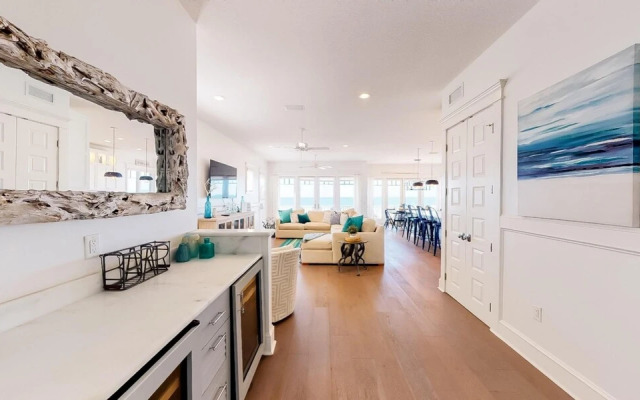 Paradise Beach by AMI Locals