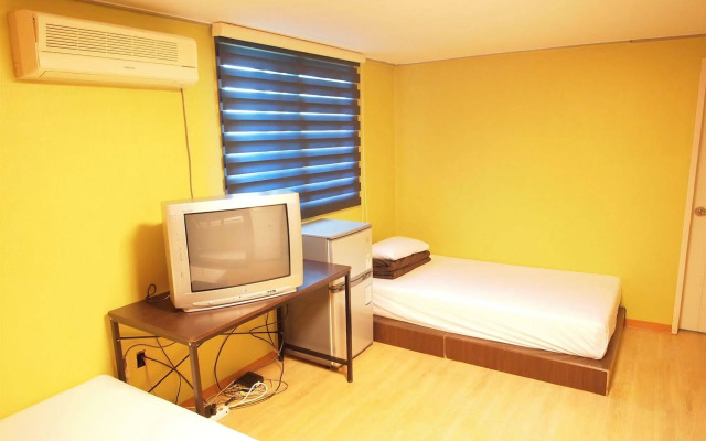 Shinchon Hostel