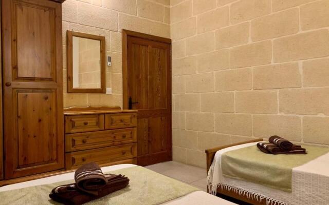 Hofra Farmhouse - 5 bedroom farmhouse with private pool available