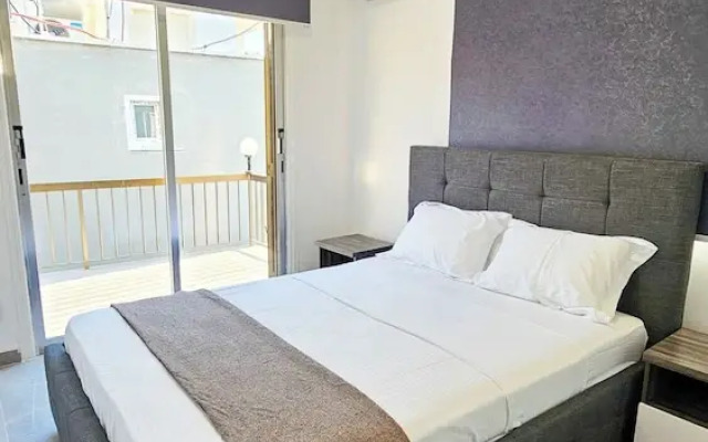 La Magenta Apartments