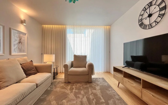 Nomad s Lux - 2bdr Almada Private Porto