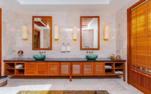 Seaview Villa In Hilltop Estate - VYS1