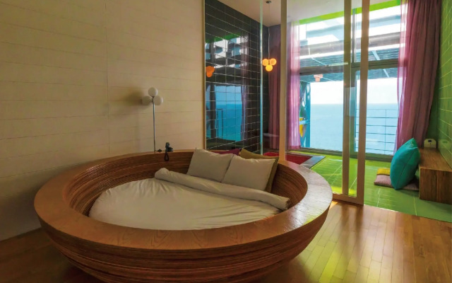 Haslla Art World Museum Hotel