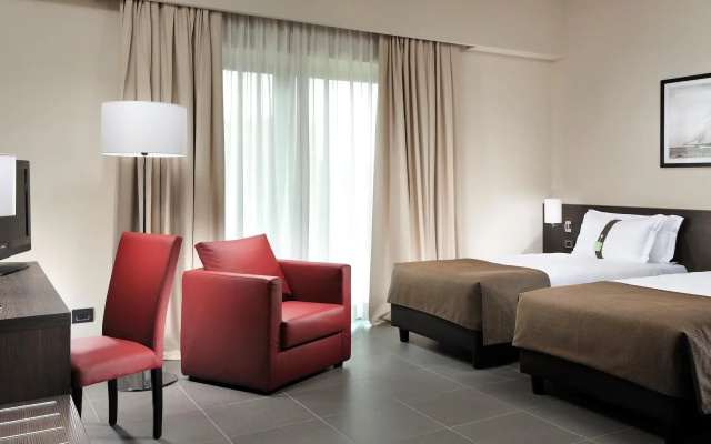 Inn Naples Airport