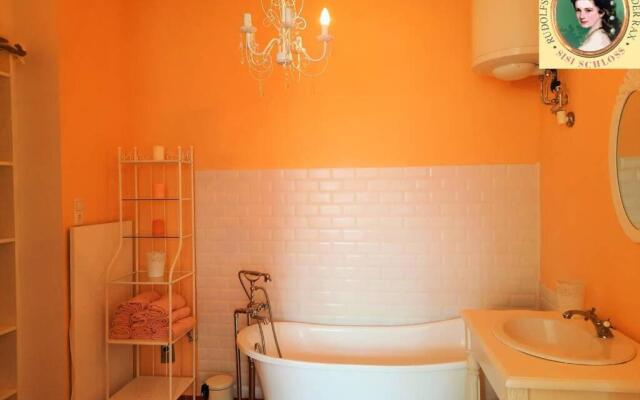 Sisi-Schloss Rudolfsvilla - Sechser - 24 Gäste