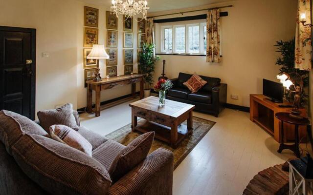 Breathtaking Elizabethan Manor House