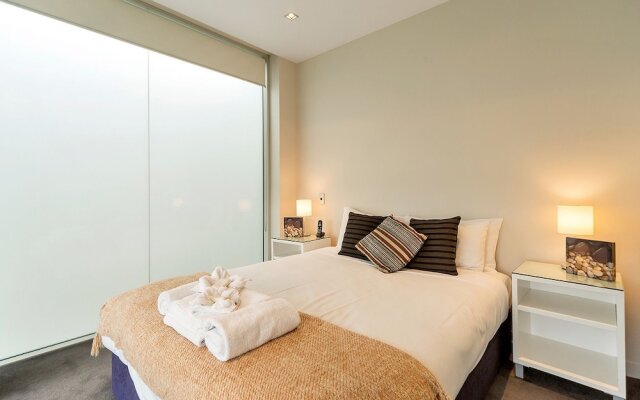 QV Get Away Viaduct Apartment - 945