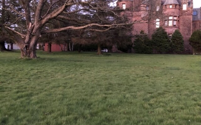 Dalmore House - The Duchess Apartment