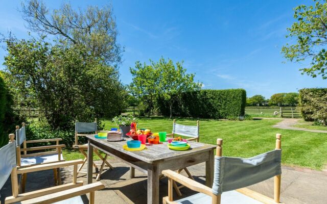 Comfy Holiday Home in Tenterden Near Sissinghurst Garden