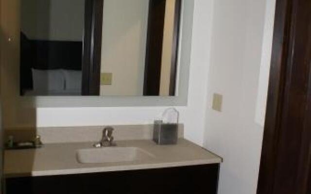 Boarders Inn & Suites by Cobblestone Hotels - Syracuse